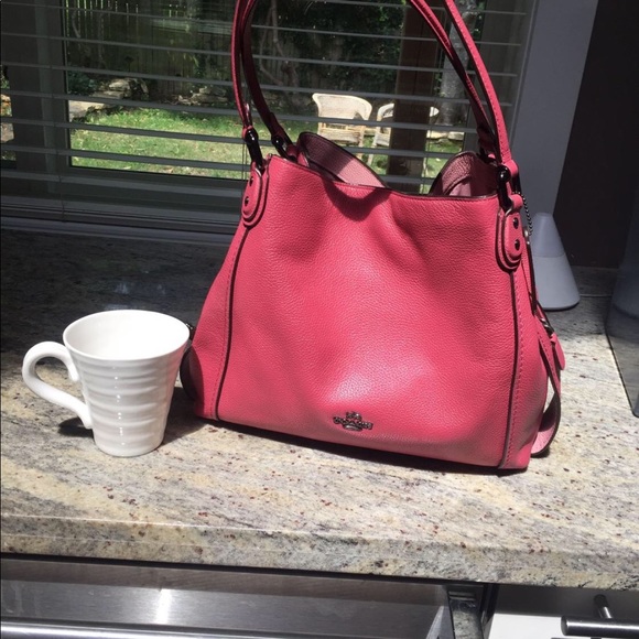 Coach. Excellent condition. - Picture 2 of 5